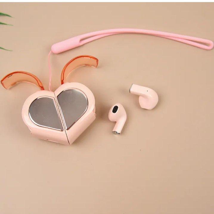 Revoiz heart earbuds